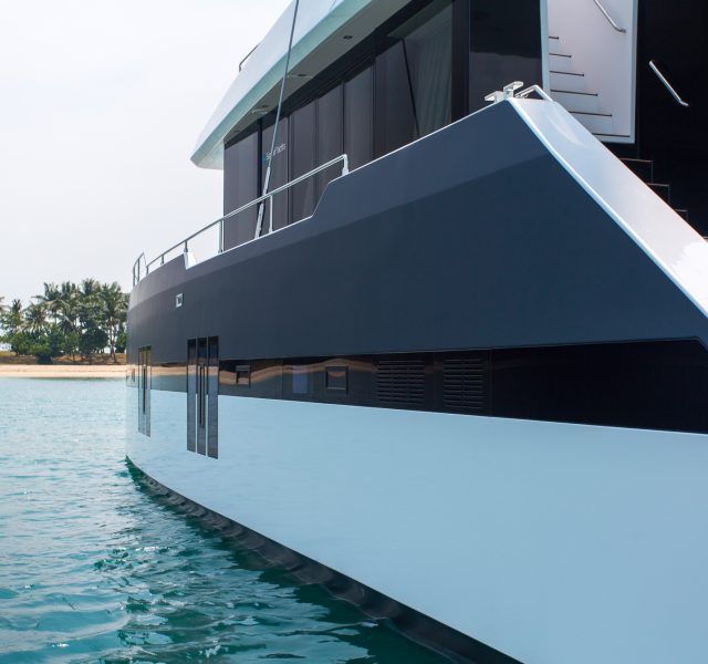 Katamaran konforunu yelkenle birleştiriyor