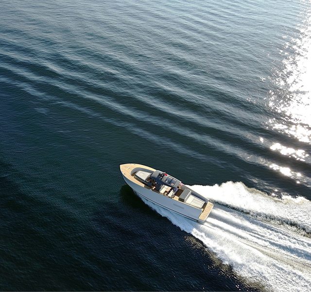 Üç yeni Alen suya iniyor