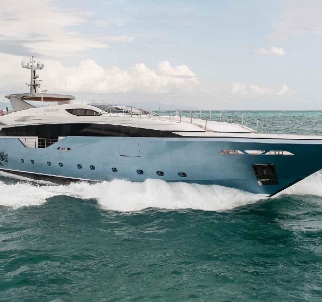 Motoryat Flying Dragon yeni sahibine kavuştu