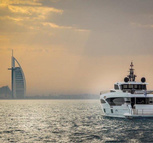 BAE’den dünyaya açılıyor