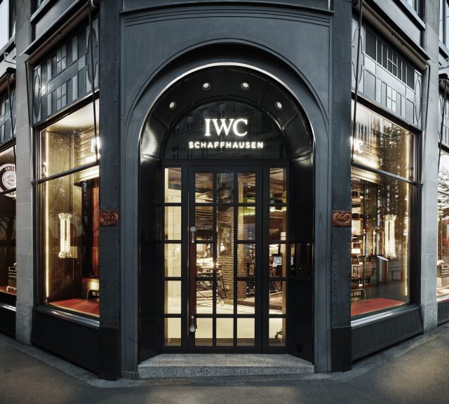 IWC’DEN YARIŞ KONSEPTLİ BUTİK