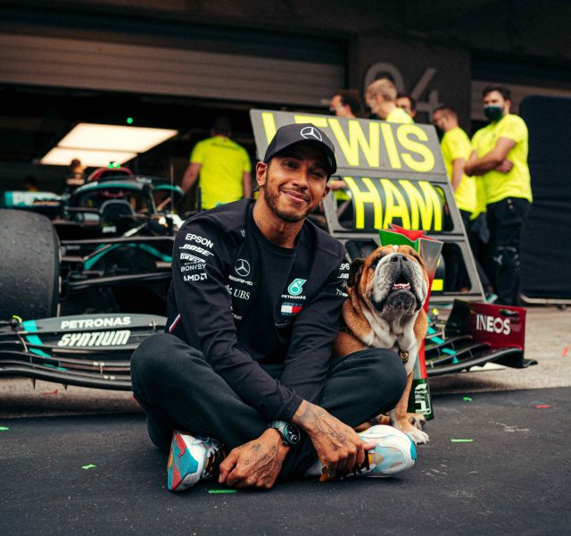 IWC, MERCEDES-AMG PETRONAS FORMULA ONE TAKIMININ VE LEWIS HAMILTON’IN BAŞARISINI KUTLUYOR