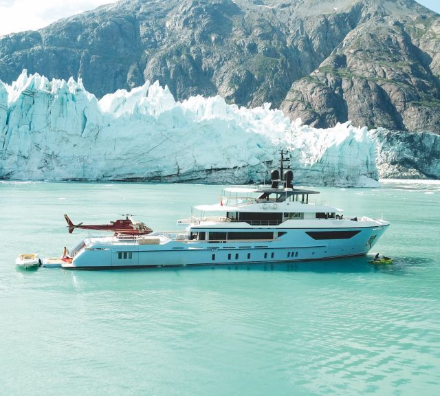 BUZ ÜLKESİNE YOLCULUK