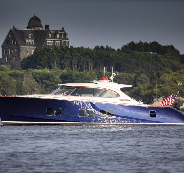 Zeelander Z72 fiyortları keşfediyor