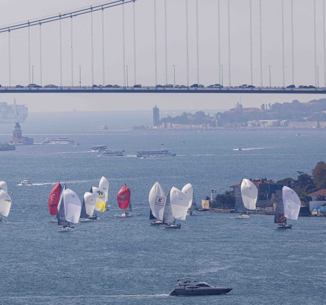Boğaz’da yelkenler fora!