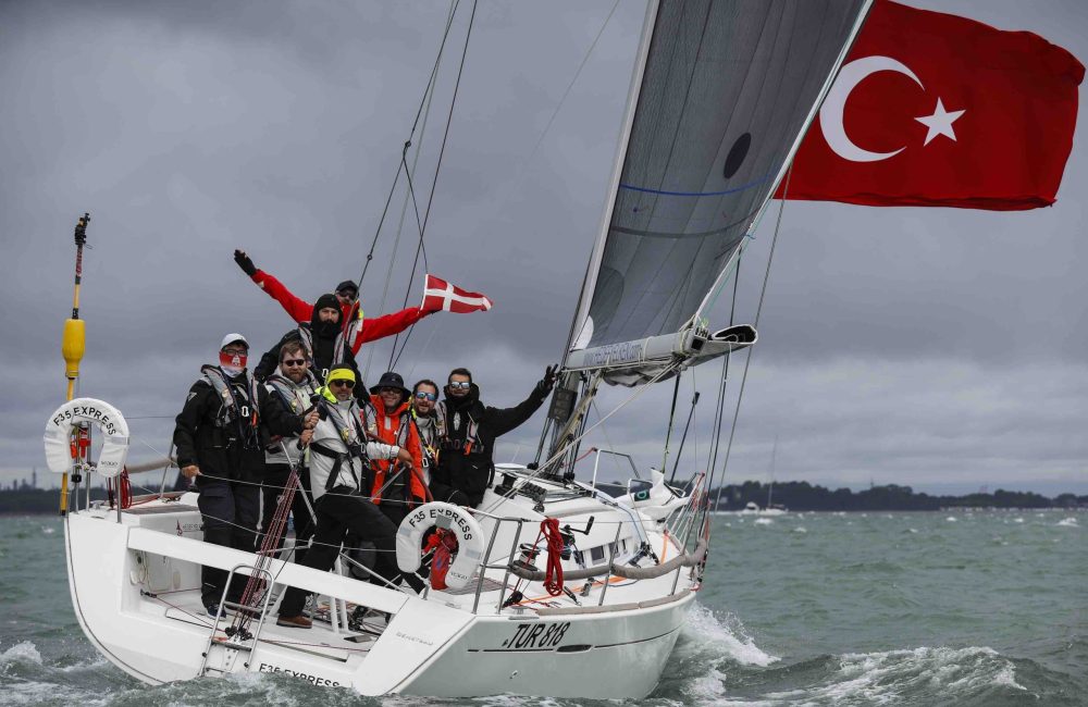Türk bayrağı Fastnet Race’te dalgalanıyor